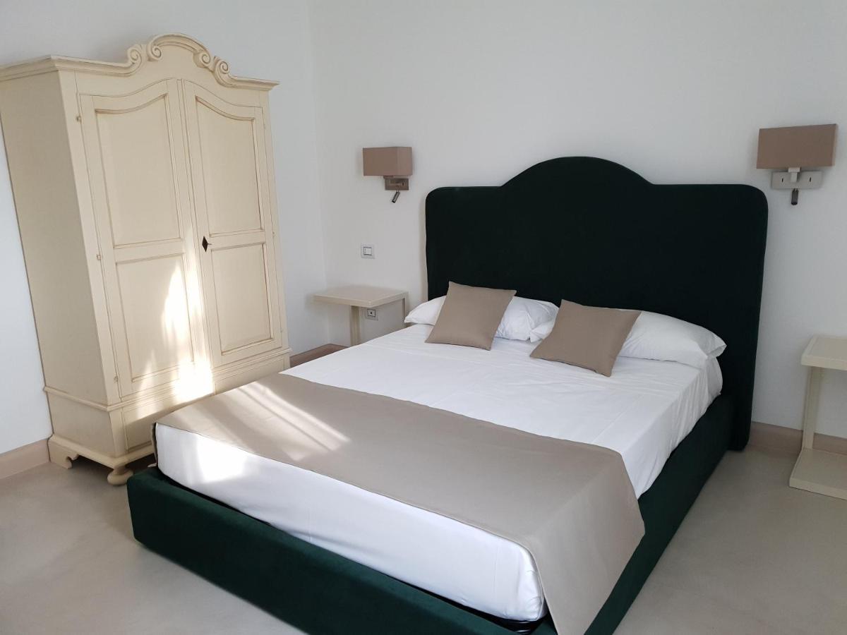 Villa Natia Mottola Bagian luar foto